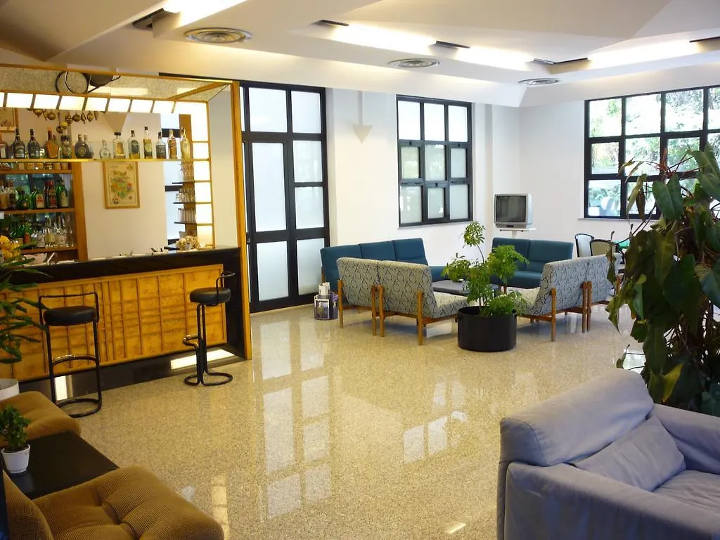 קיאנצ'נו טרמה Hotel Montecarlo