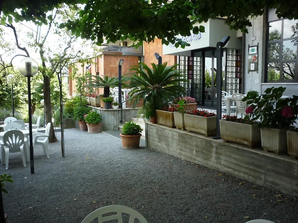 קיאנצ'נו טרמה Hotel Montecarlo 3*, קיאנצ'נו טרמה איטליה