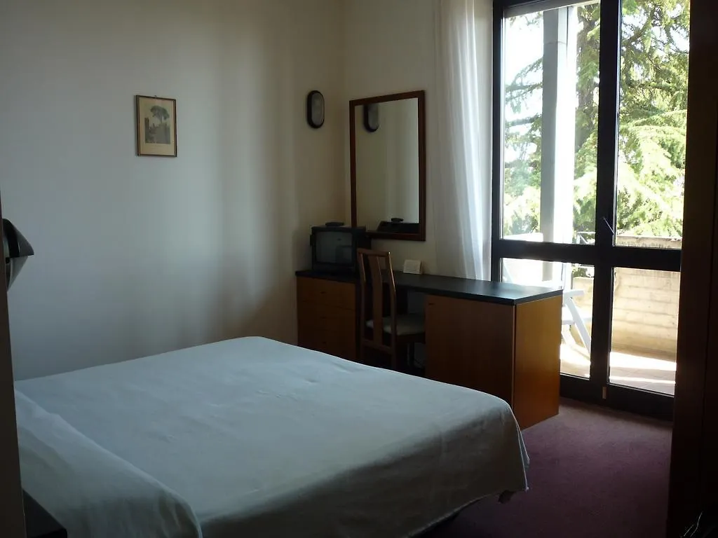 קיאנצ'נו טרמה Hotel Montecarlo איטליה